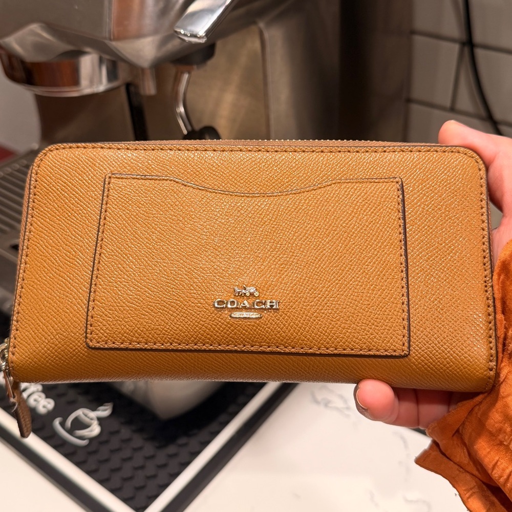 Coach Accordion Zip Crossgrain Leather Wallet in Saddle Brown